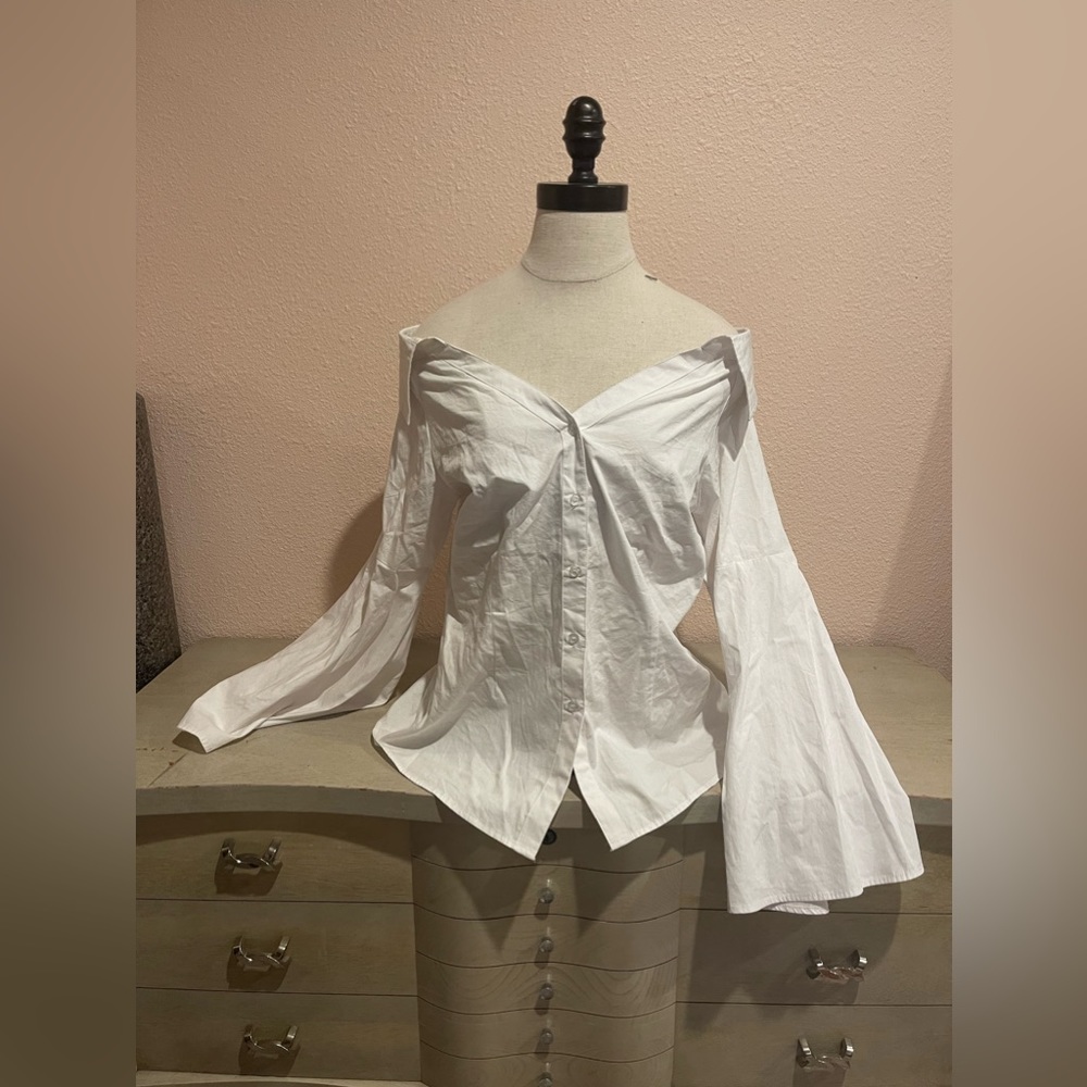 White off the shoulder shirt-